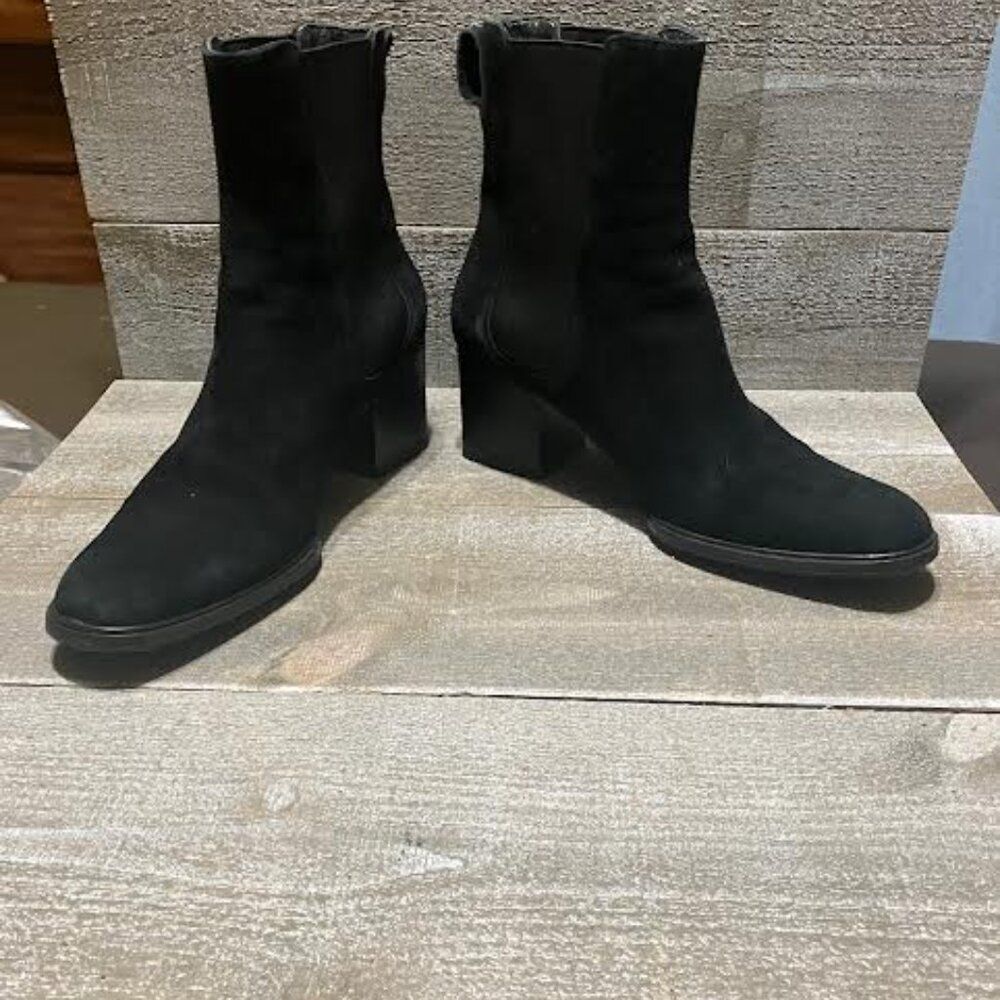 Gucci heeled bootie size 5